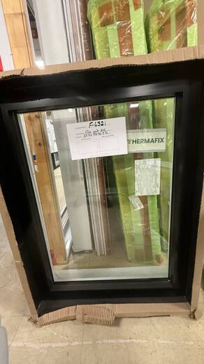Fenetre fixe noir 29 1/2 x 38 1/2 x 9 1/2
