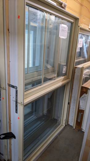 FENETRE AUVENT + FIXE IVOIRE + CARRELAGE  43 X 69 1/2 X 8