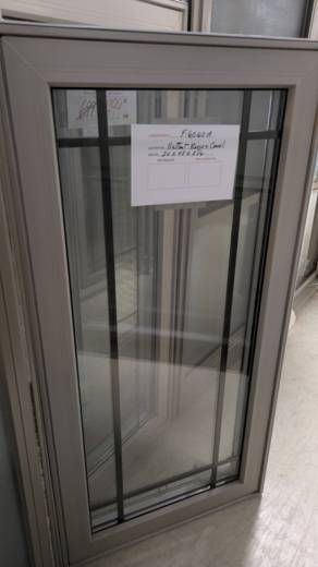 FENETRE BATTANT BEIGE + CARRELAGE 24 X 48 X 3 1/4