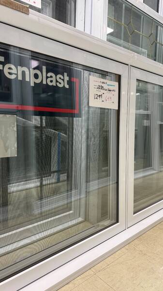 FENETRE BATTANT BLANC  69 1/2 X 39 1/4 X 8 1/4