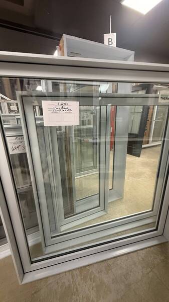 FENETRE FIXE BLANC 55 X 60 1/4 X 5 1/4
