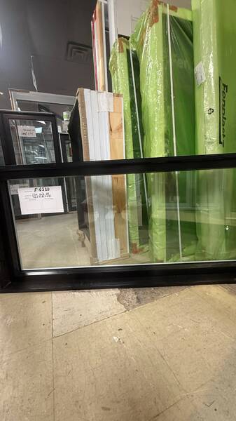 Fenetre fixe noir hyb. 52 x 23 3/4 x 5 3/4