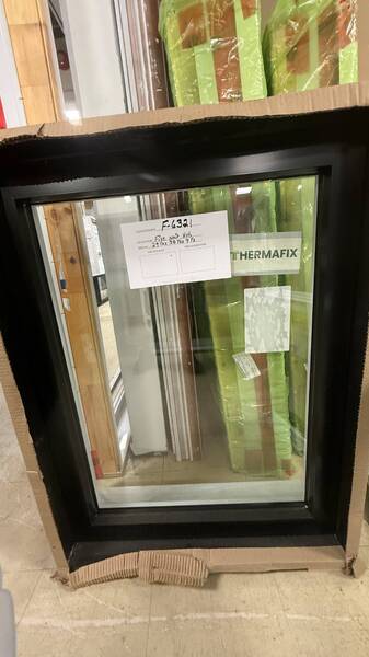 Fenetre fixe noir 29 1/2 x 38 1/2 x 9 1/2