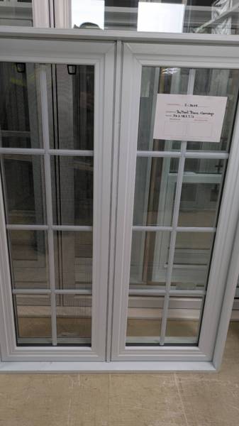 FENETRE BATTANT BLANC + CARRELAGE 36 X 48 X 7 1/2