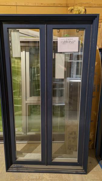 FENETRE BATTANT BLEU HYB OX  39 X 70 X 11 1/2, ME 1/2 PCE