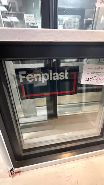 FENETRE AUVENT HYBRIDE MINERAI DE FER 40 x 39 x 10 1/2 ME 1/2